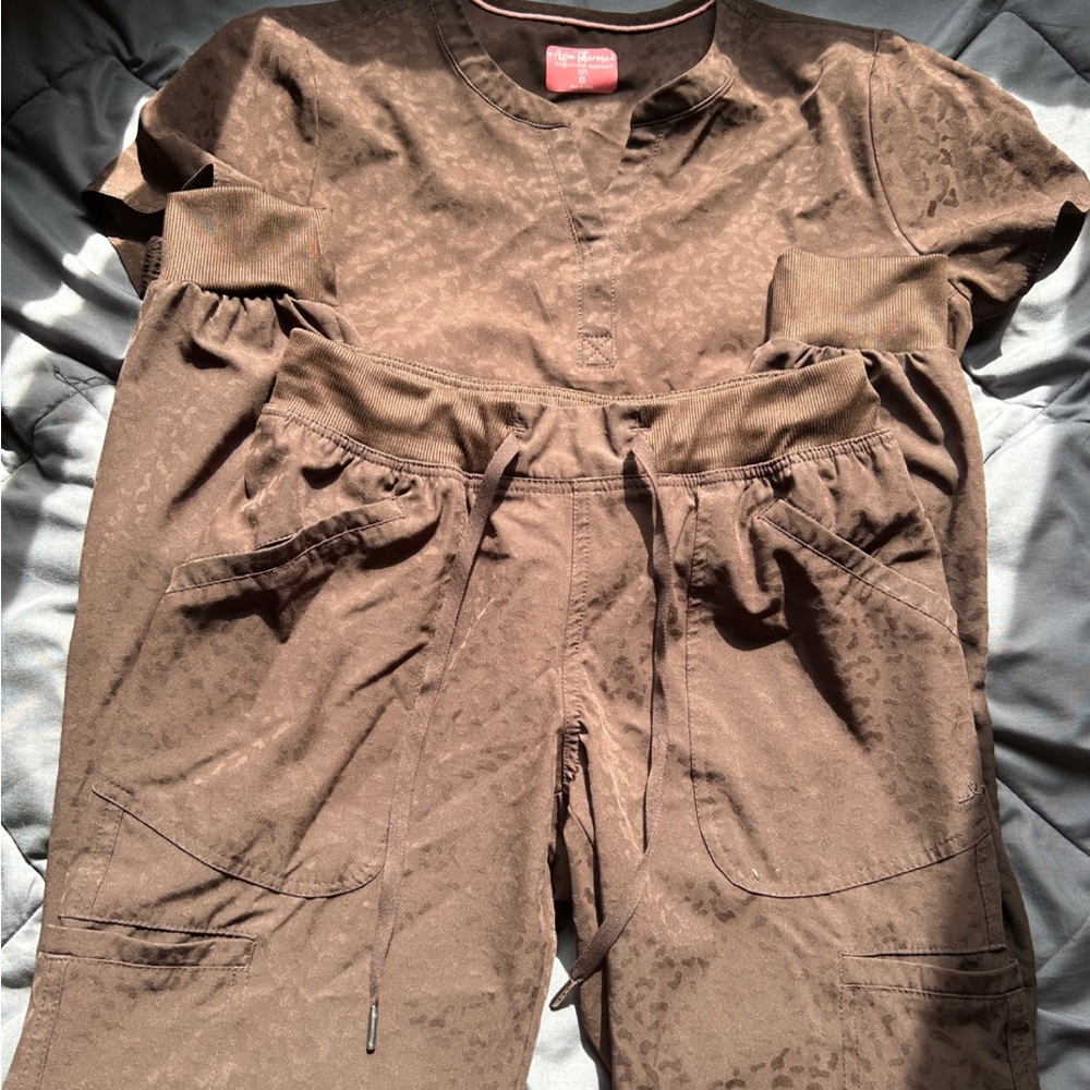 Ava Therese brown leopard scrub set